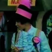 http://www.neighborhoodarchive.com/mrn/episodes/1402/snapshot20110808064240.jpg